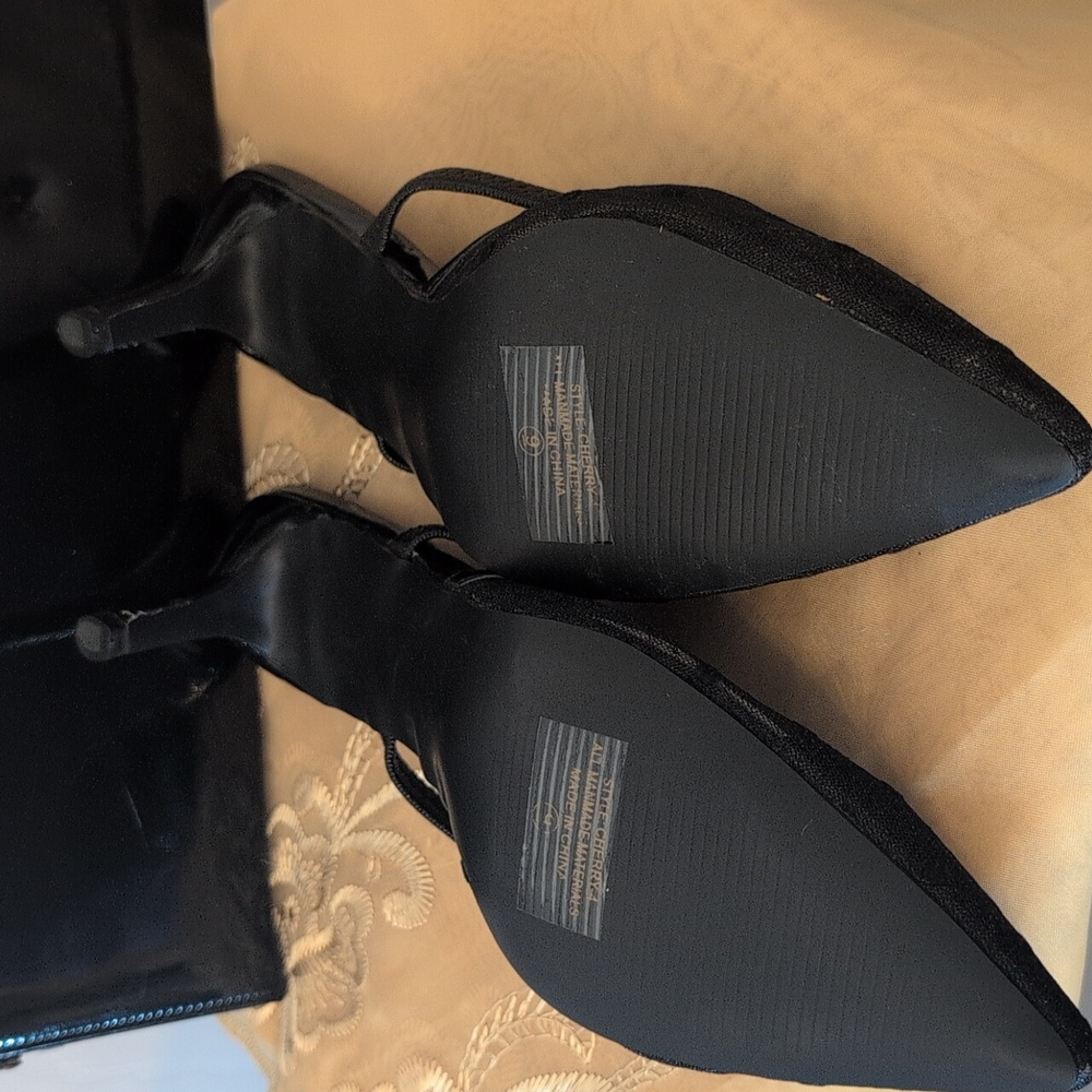 Shoes - Picture 2 of 3